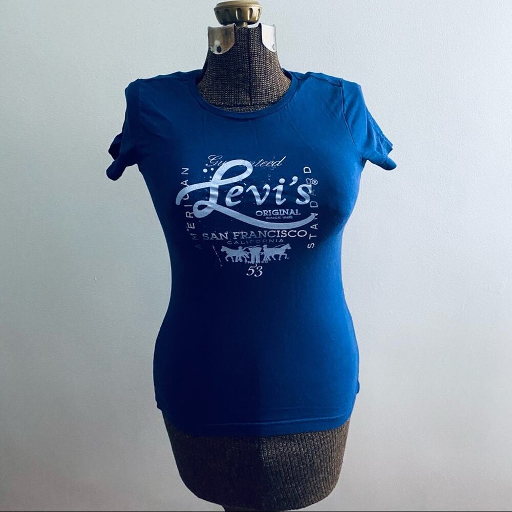 Levi's graphic tee